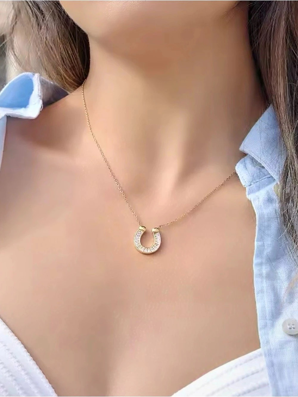 NEW Crystal Horseshoe Pendant Necklace Gold Clear SB01